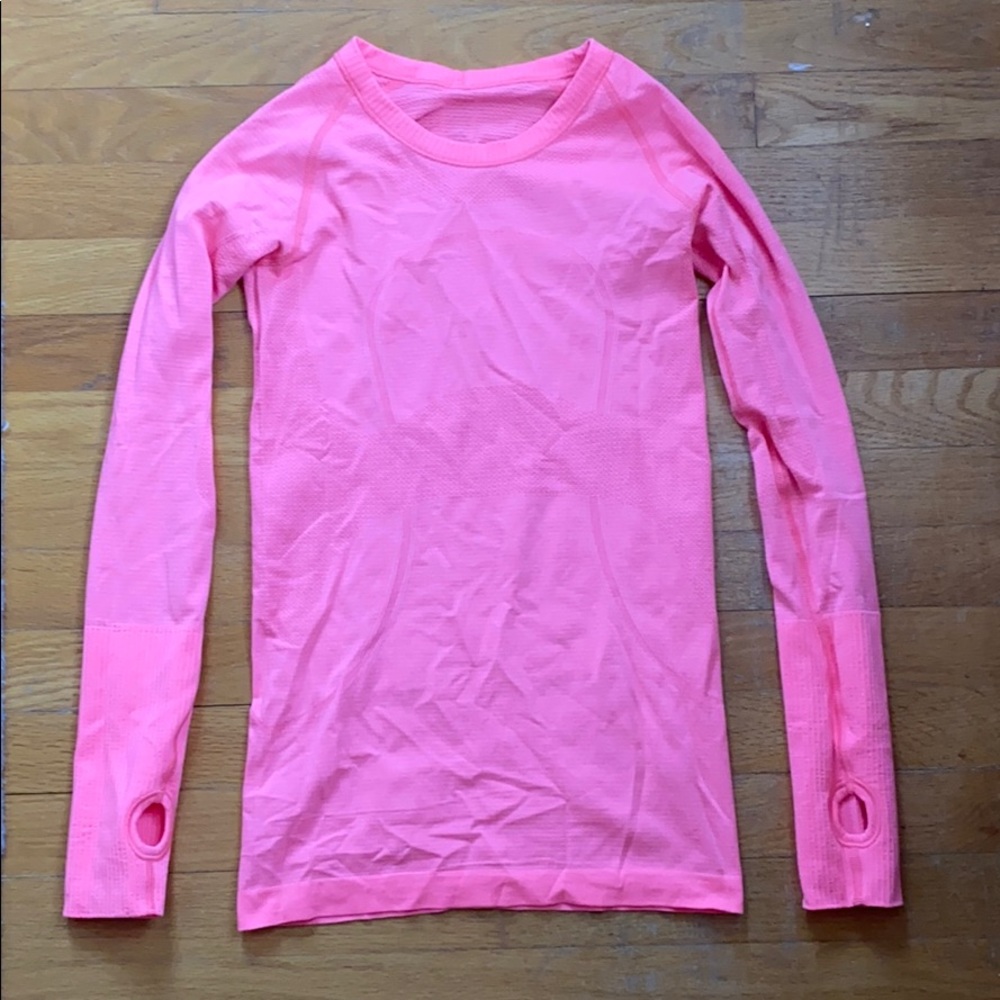 Lululemon swifty tech top